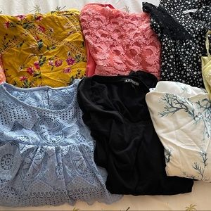 9 Dresses, 3 sweeters, 1 jacket and 1 scarf